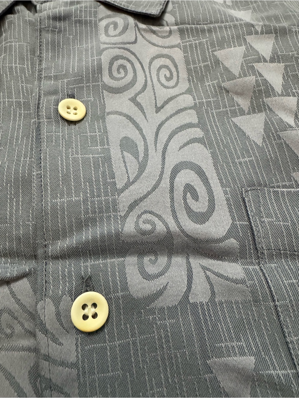 Quicksilver Y2K Aztec Style Men’s Short Sleeve Button Up Shirt Size Large - Picture 3 of 7